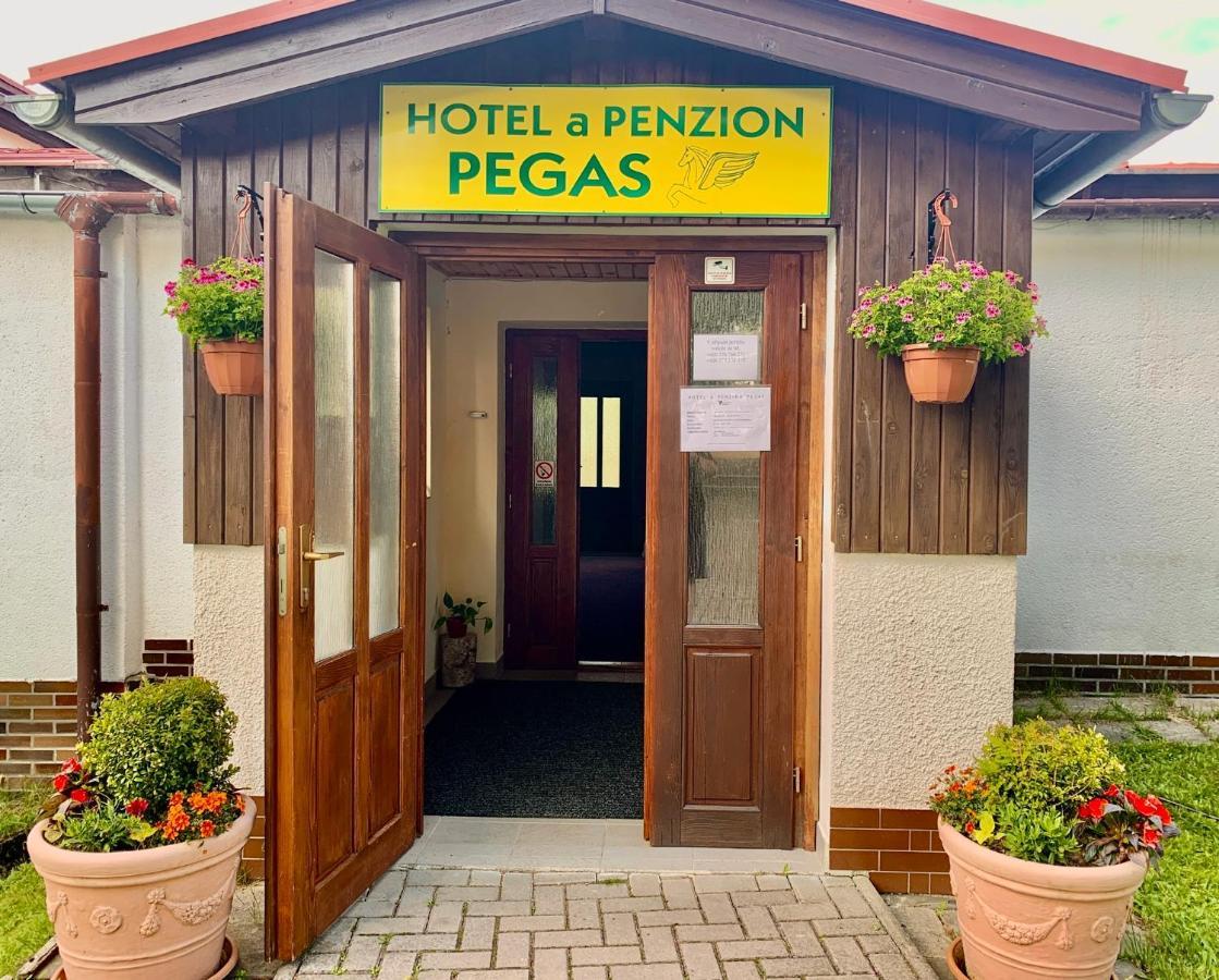 Hotel A Penzion Pegas Vlachovice 外观 照片