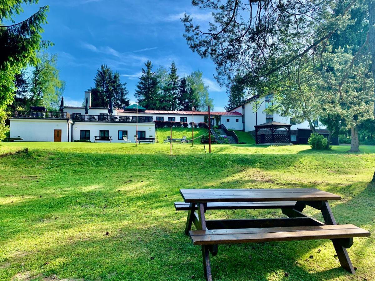 Hotel A Penzion Pegas Vlachovice 外观 照片