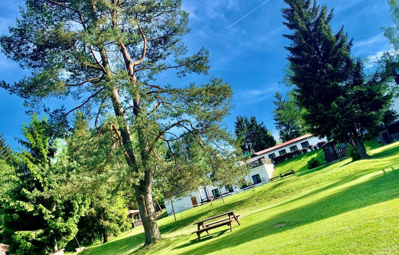 Hotel A Penzion Pegas Vlachovice 外观 照片