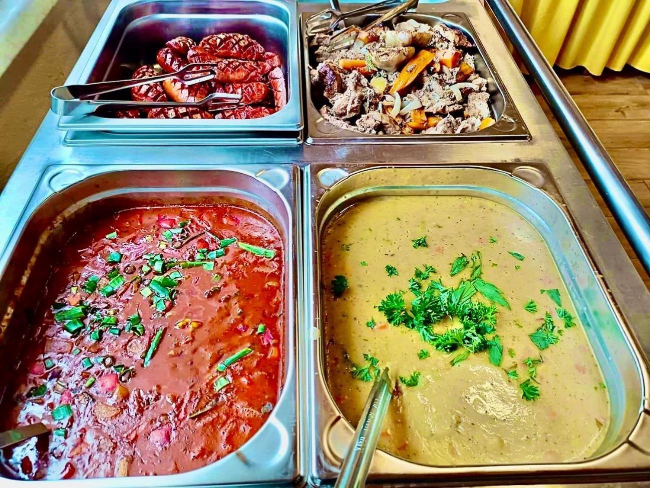 Hotel A Penzion Pegas Vlachovice 外观 照片