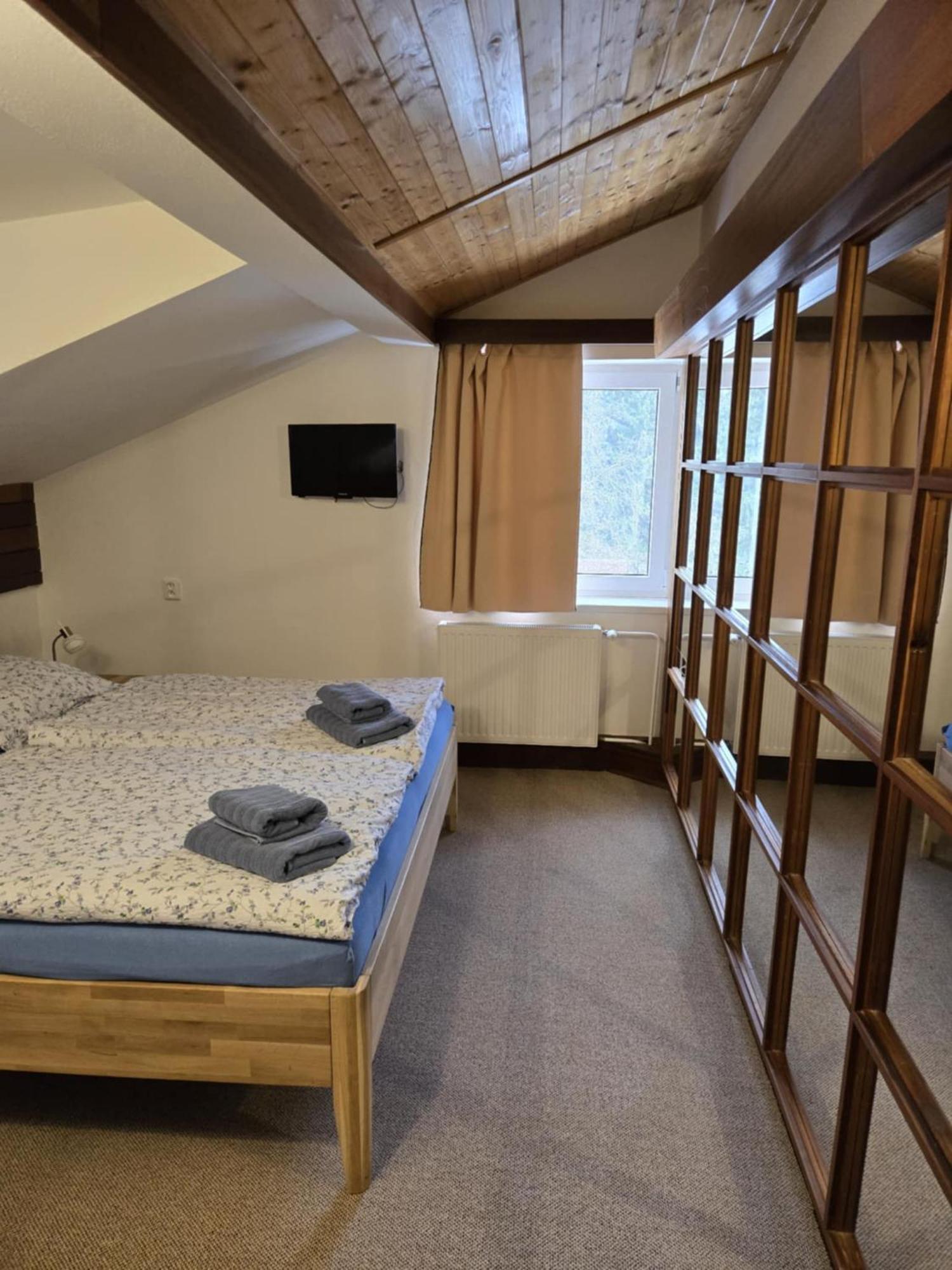 Hotel A Penzion Pegas Vlachovice 外观 照片